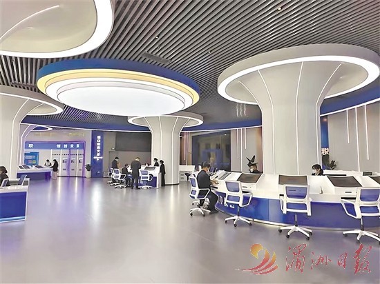 城厢区税务局智慧税务办税云厅全新上线。来源：湄洲日报